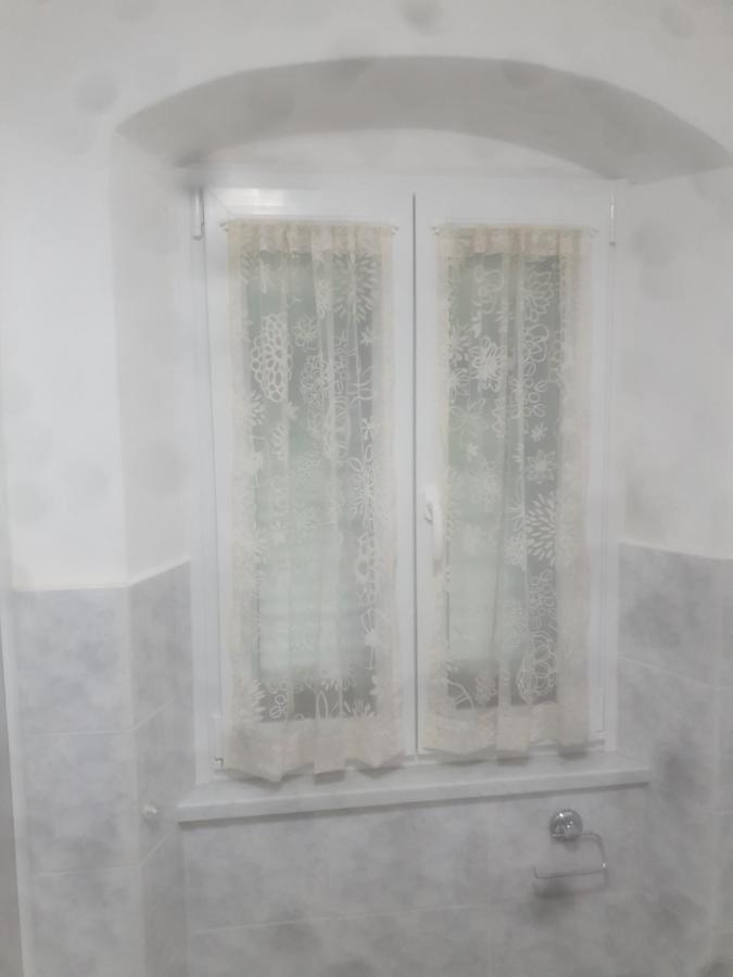 La Casa Di Balto, Un Nido Per 2 Apartment Castelnuovo Magra Luaran gambar